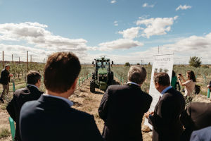 John Deere Parla Innovation Center-w